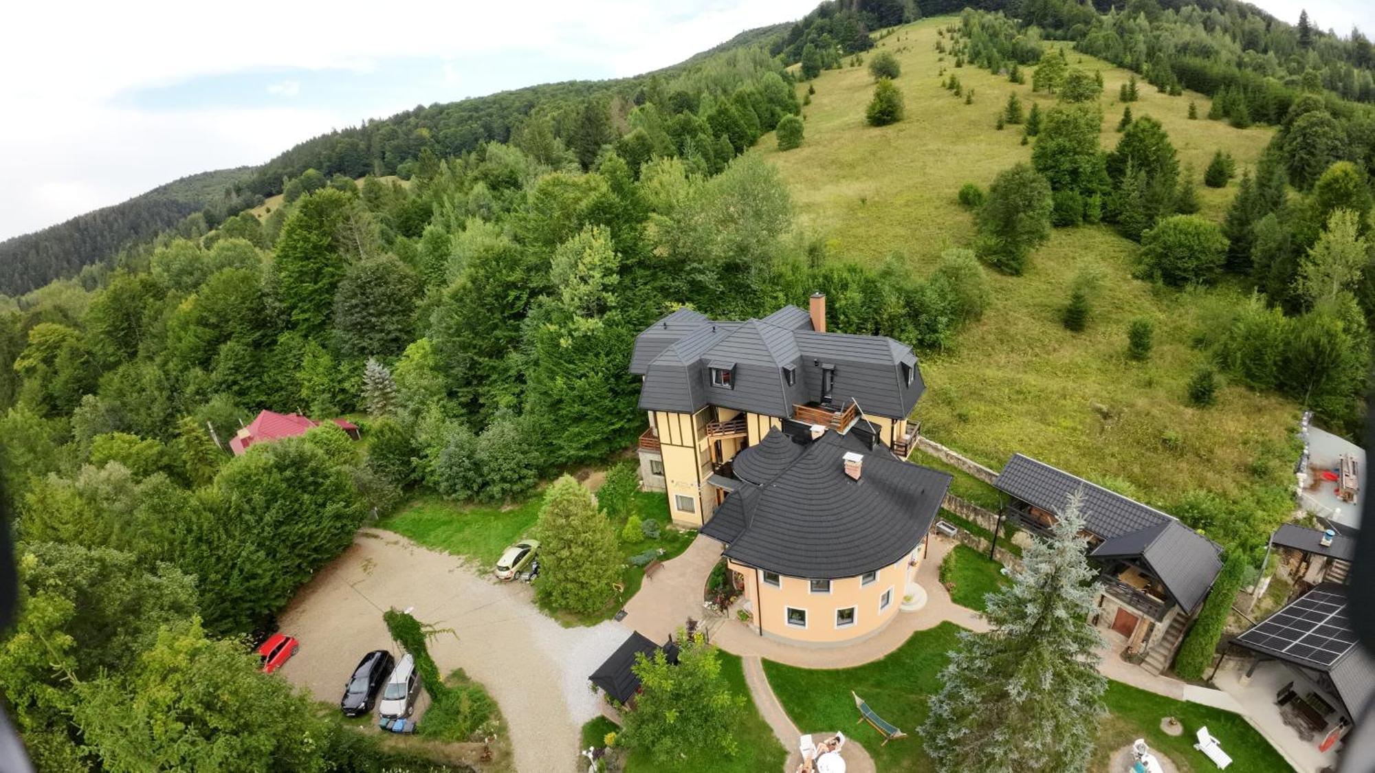 Montana Hotel Sucevita Bagian luar foto