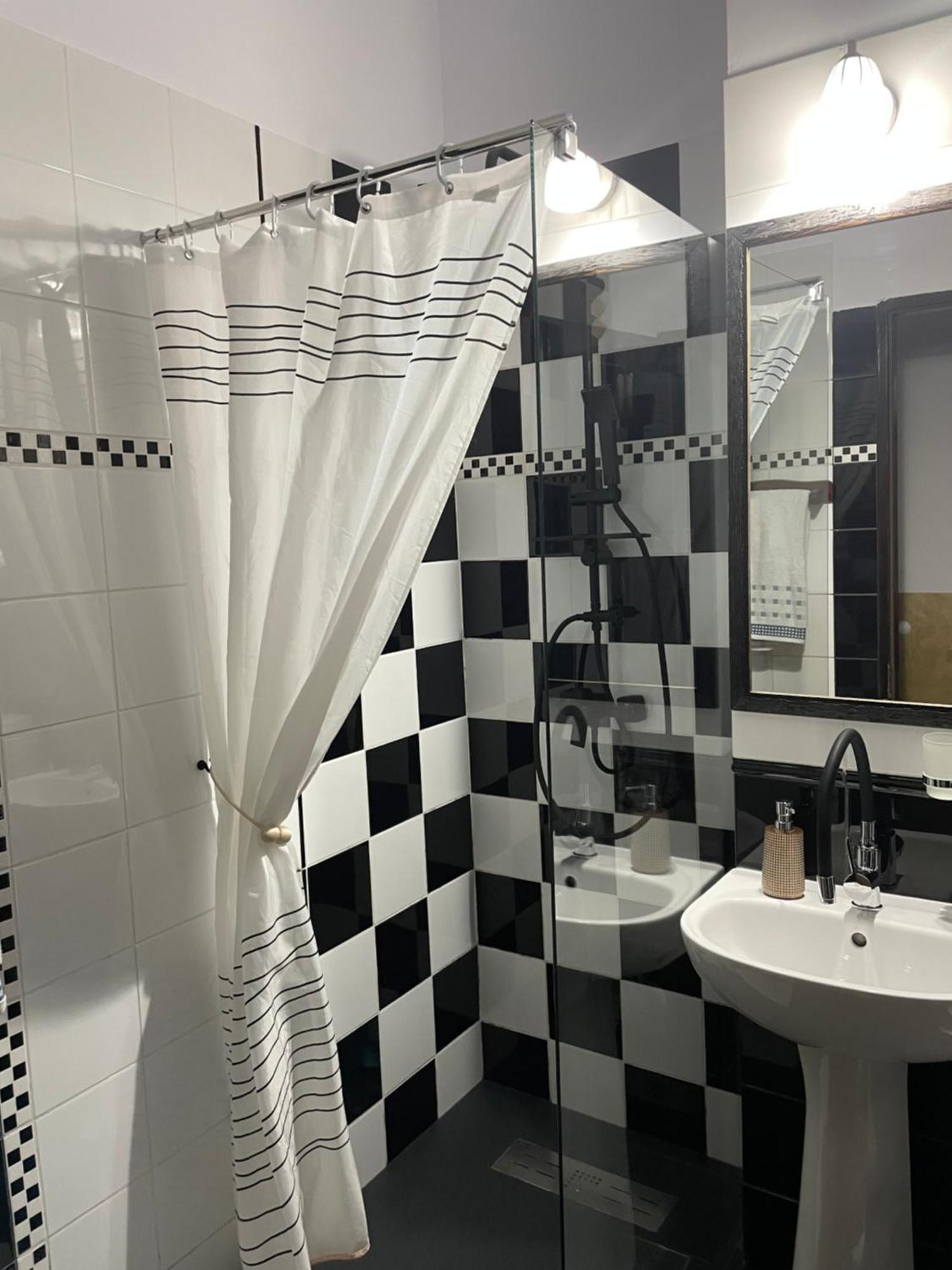 Montana Hotel Sucevita Bagian luar foto