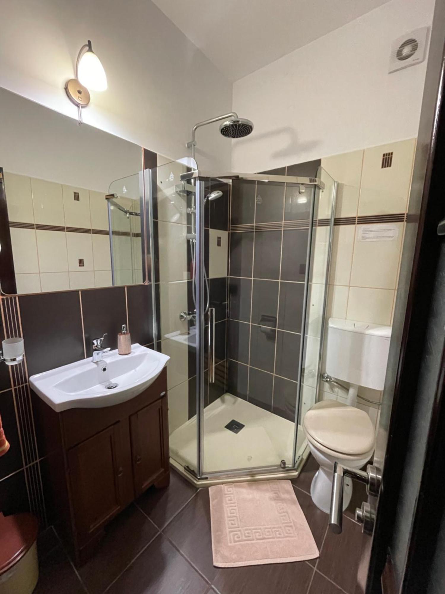 Montana Hotel Sucevita Bagian luar foto