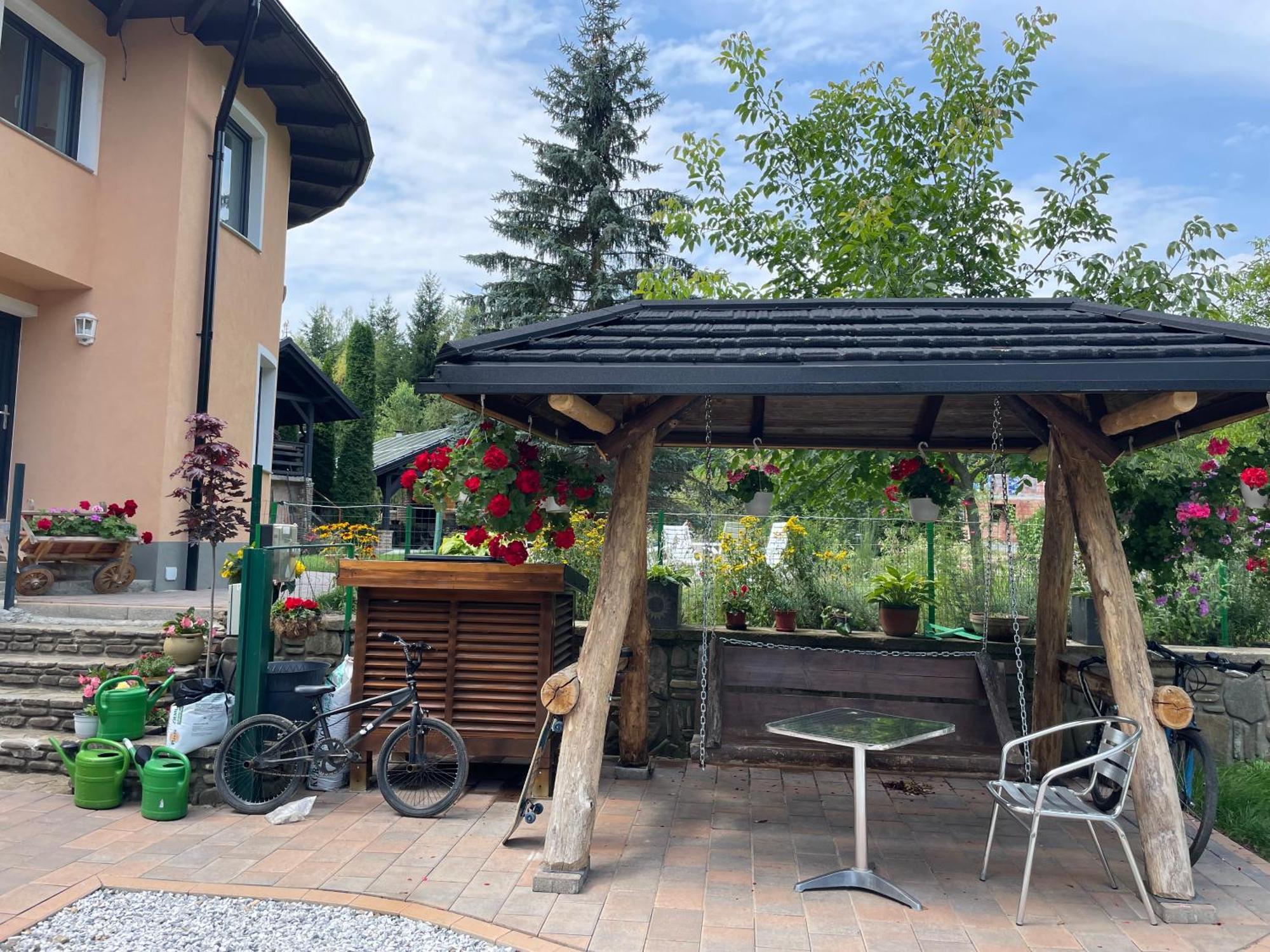 Montana Hotel Sucevita Bagian luar foto